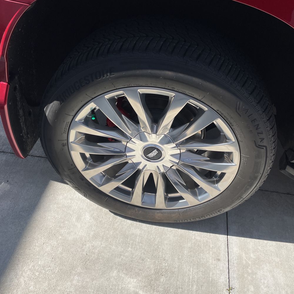 2024 Cadillac Escalade ESV - Image 39