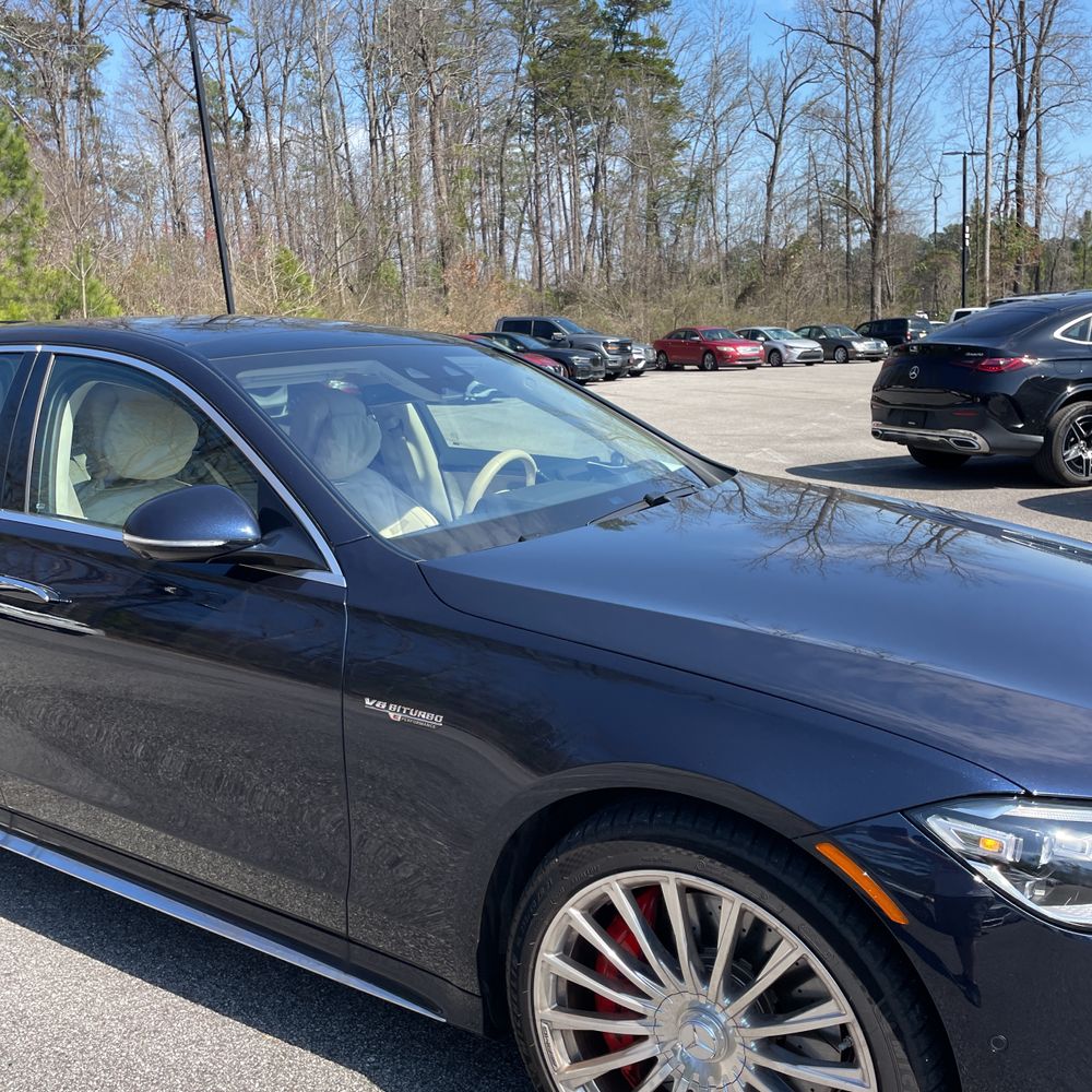 2025 Mercedes-Benz AMG S 63 E - Image 11