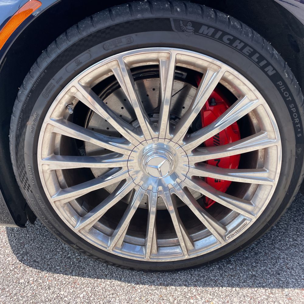 2025 Mercedes-Benz AMG S 63 E - Image 12