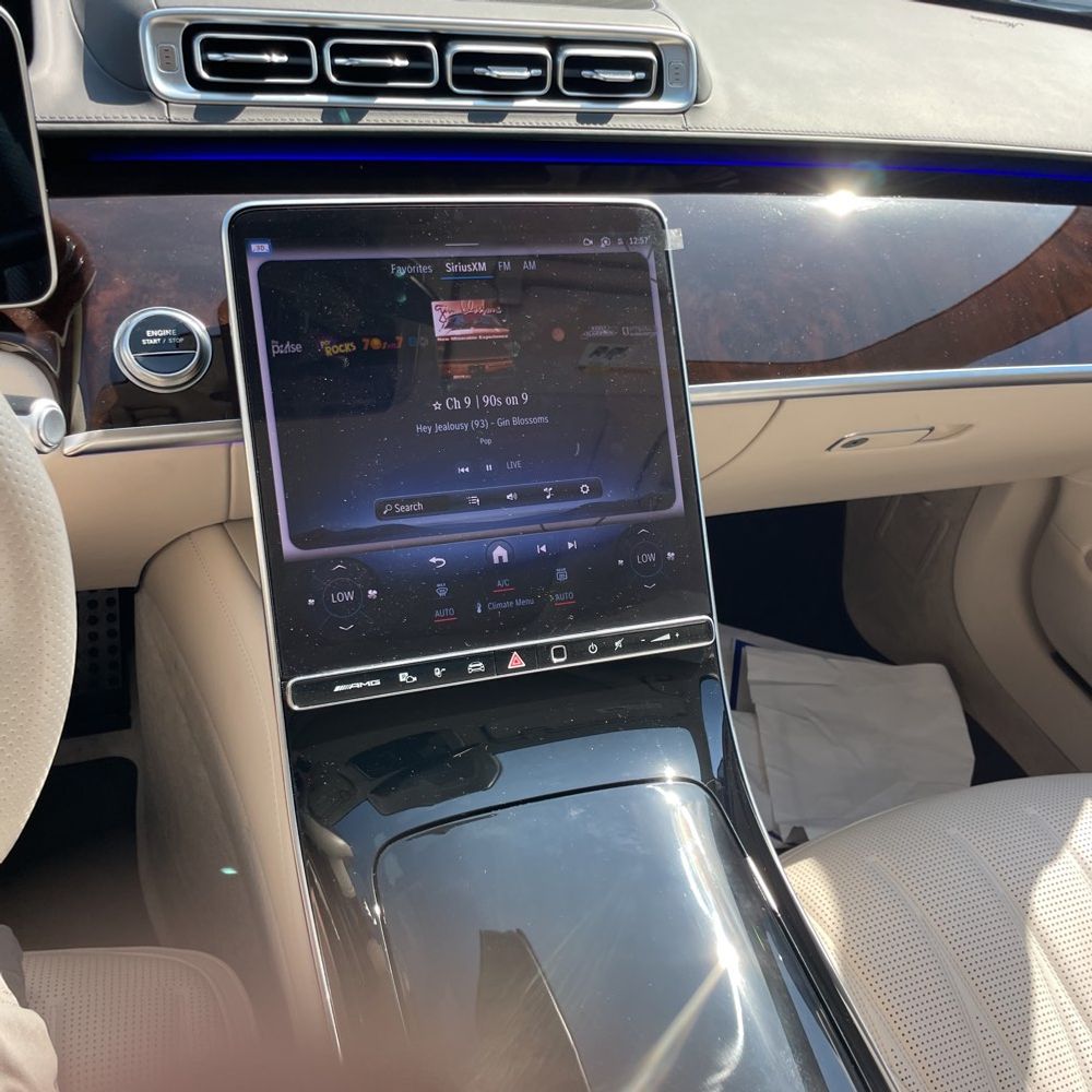 2025 Mercedes-Benz AMG S 63 E - Image 33