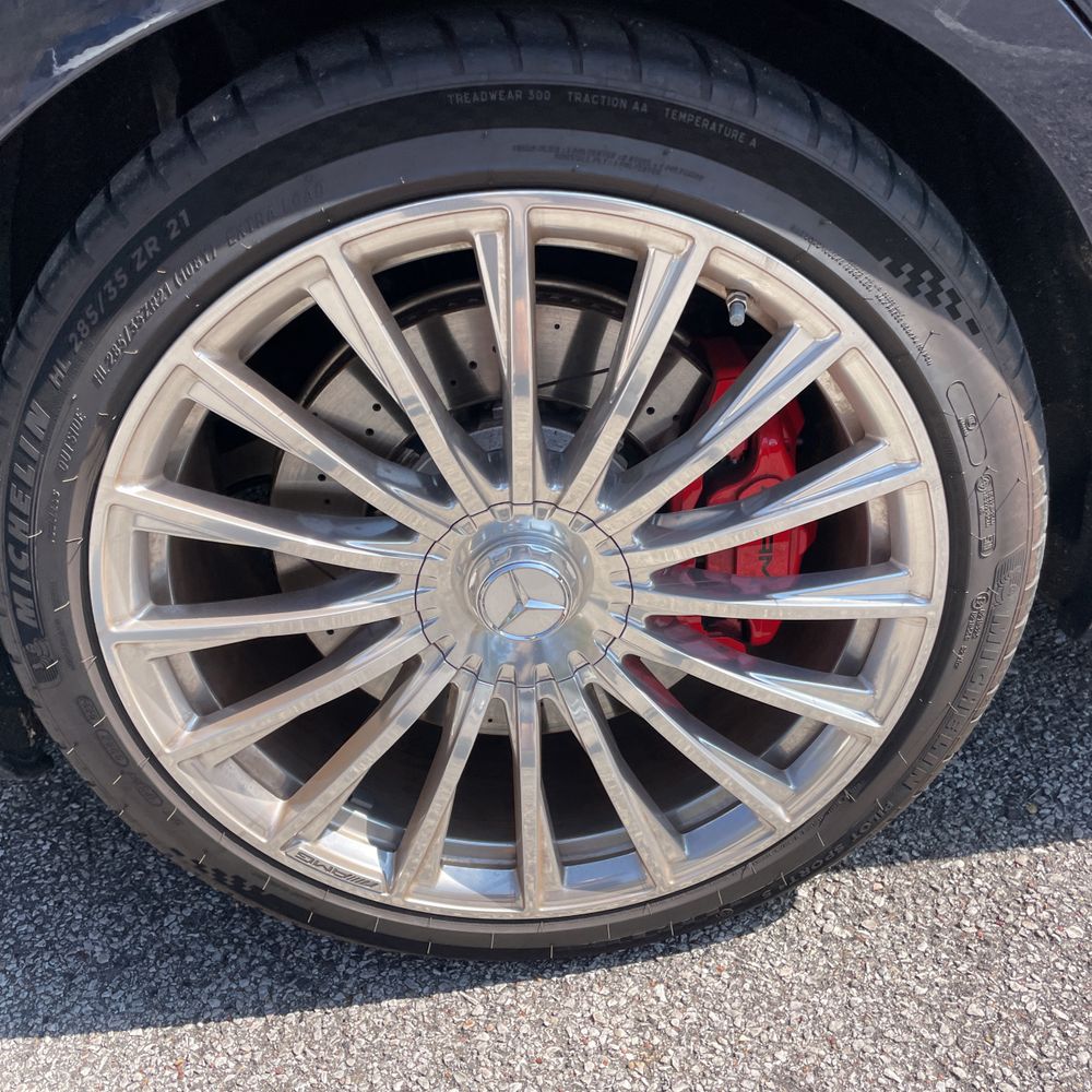 2025 Mercedes-Benz AMG S 63 E - Image 48