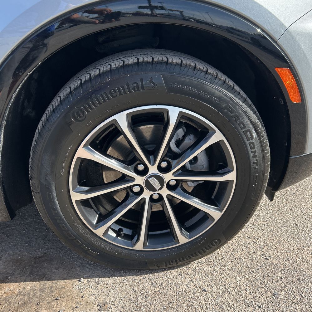 2024 Cadillac XT4 - Image 5