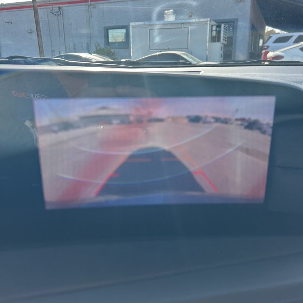 2024 Cadillac XT4 - Image 30