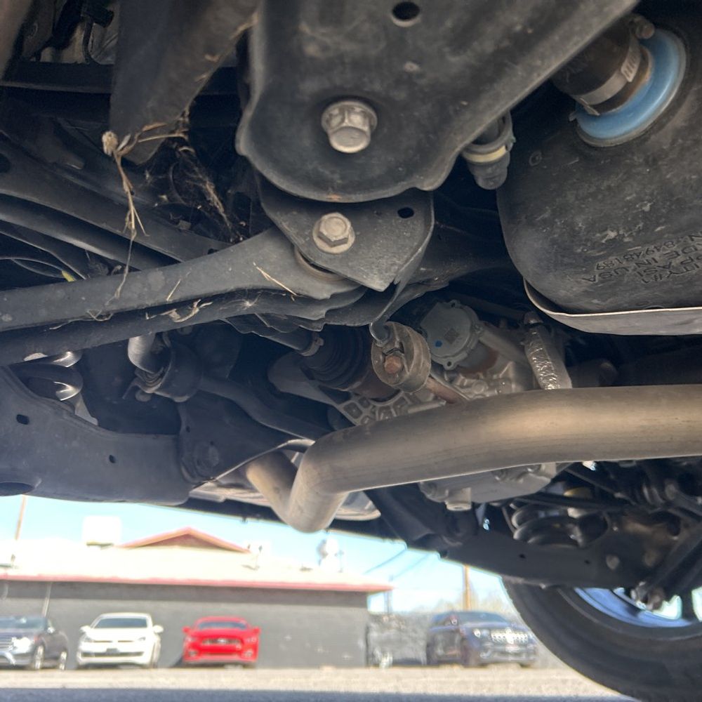 2024 Cadillac XT4 - Image 32