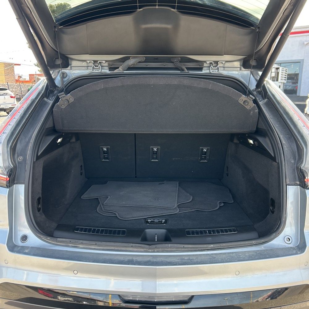 2024 Cadillac XT4 - Image 33