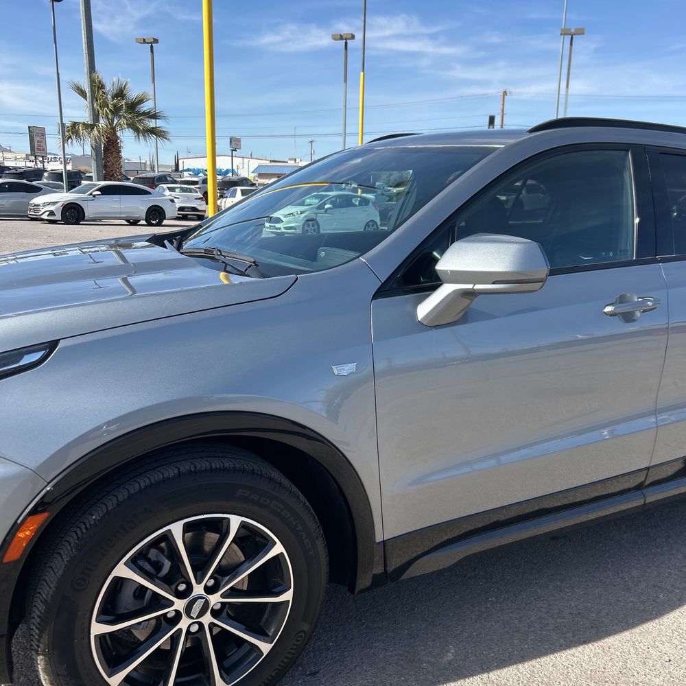 2024 Cadillac XT4 - Image 35