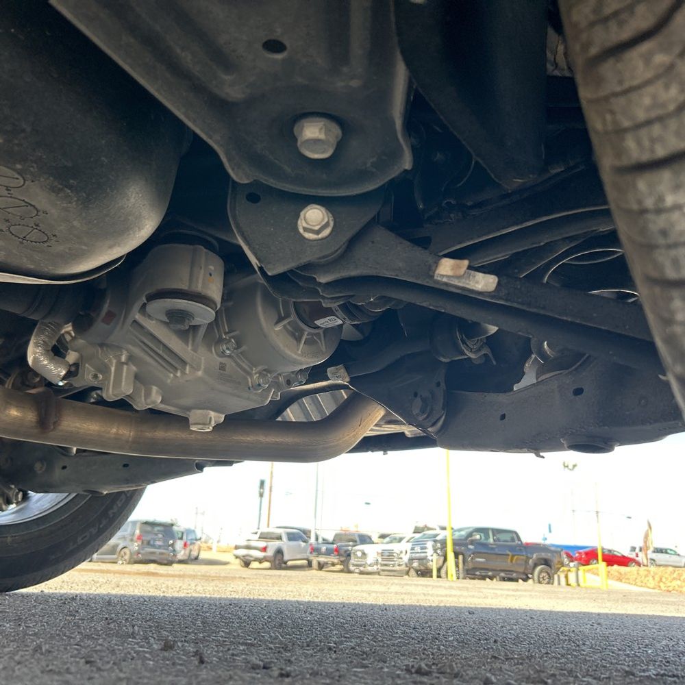 2024 Cadillac XT4 - Image 40