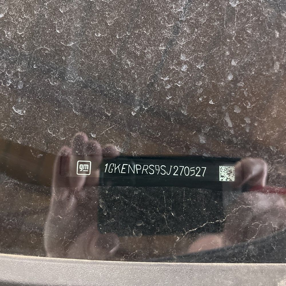 2025 GMC Acadia - Image 2