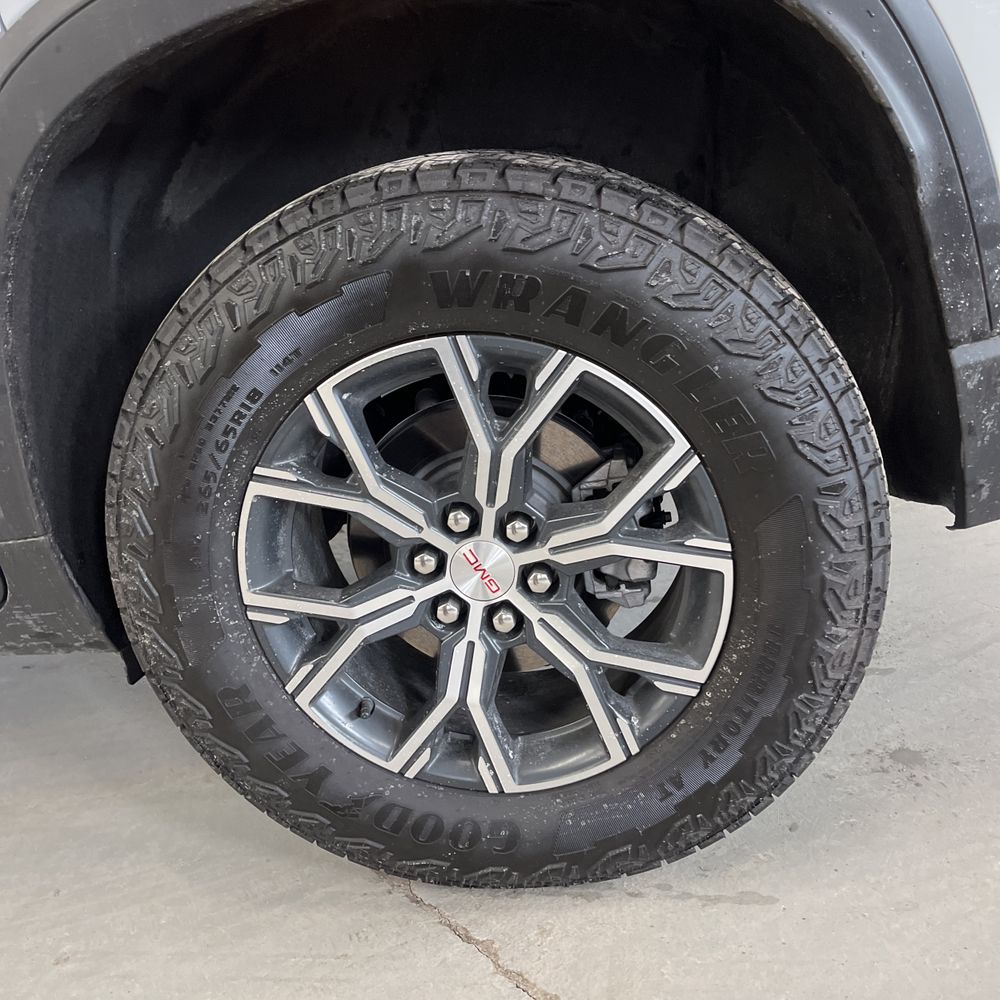 2025 GMC Acadia - Image 31