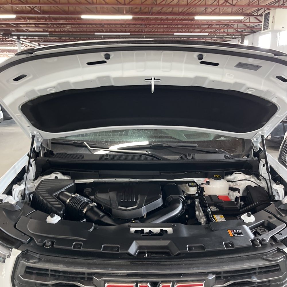 2025 GMC Acadia - Image 35