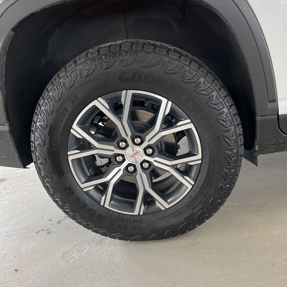 2025 GMC Acadia - Image 46