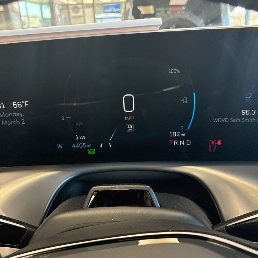 2026 Cadillac Vistiq Sport - Image 2