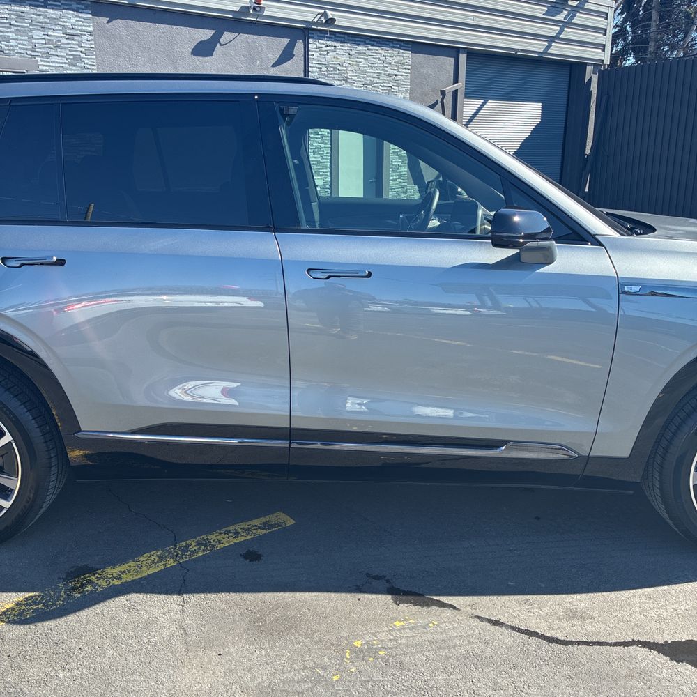 2026 Cadillac Vistiq Sport - Image 41