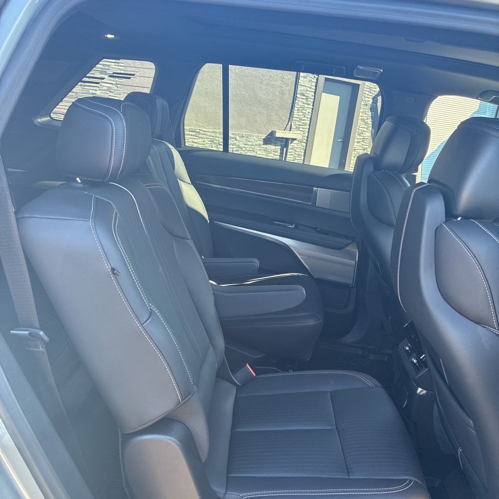 2026 Cadillac Vistiq Sport - Image 49