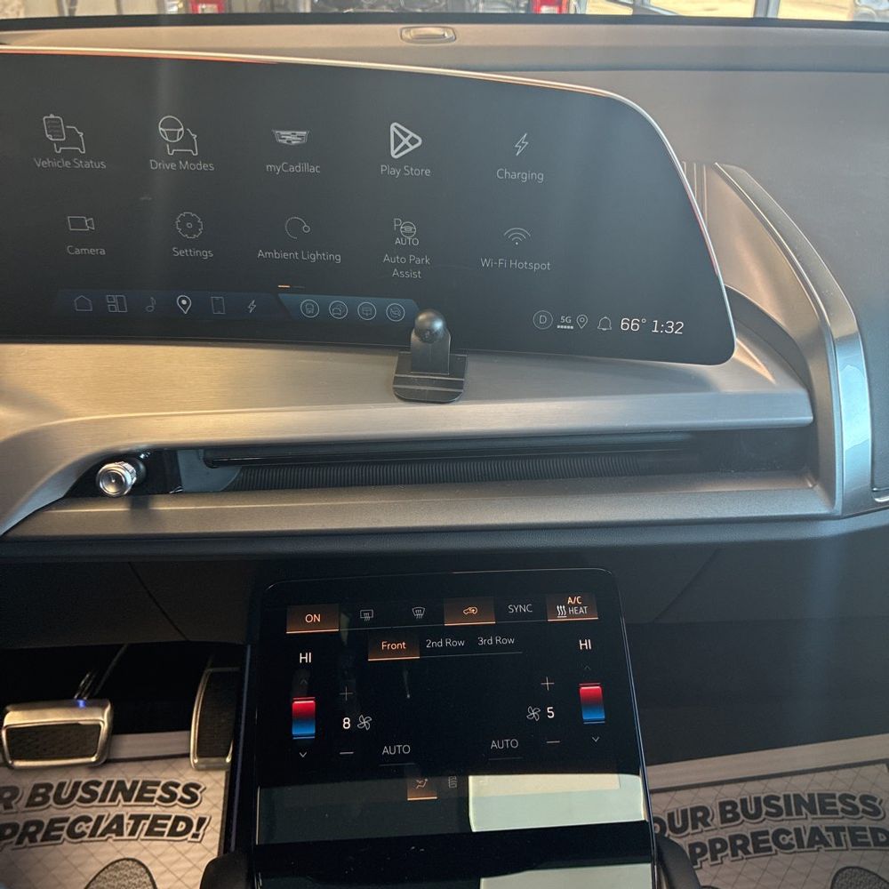 2026 Cadillac Vistiq Sport - Image 52