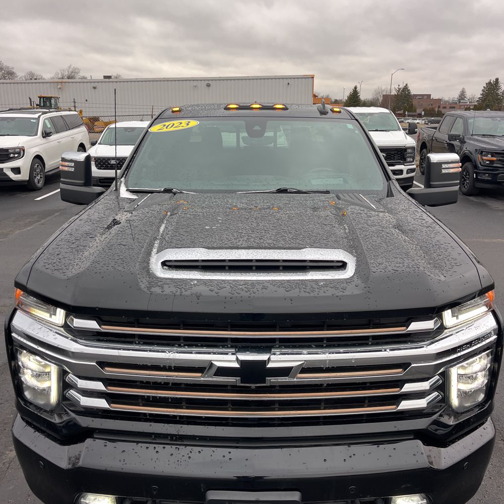 2023 Chevrolet Silverado 3500 - Image 12