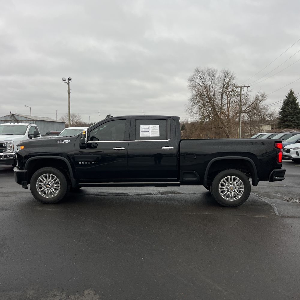 2023 Chevrolet Silverado 3500 - Image 13
