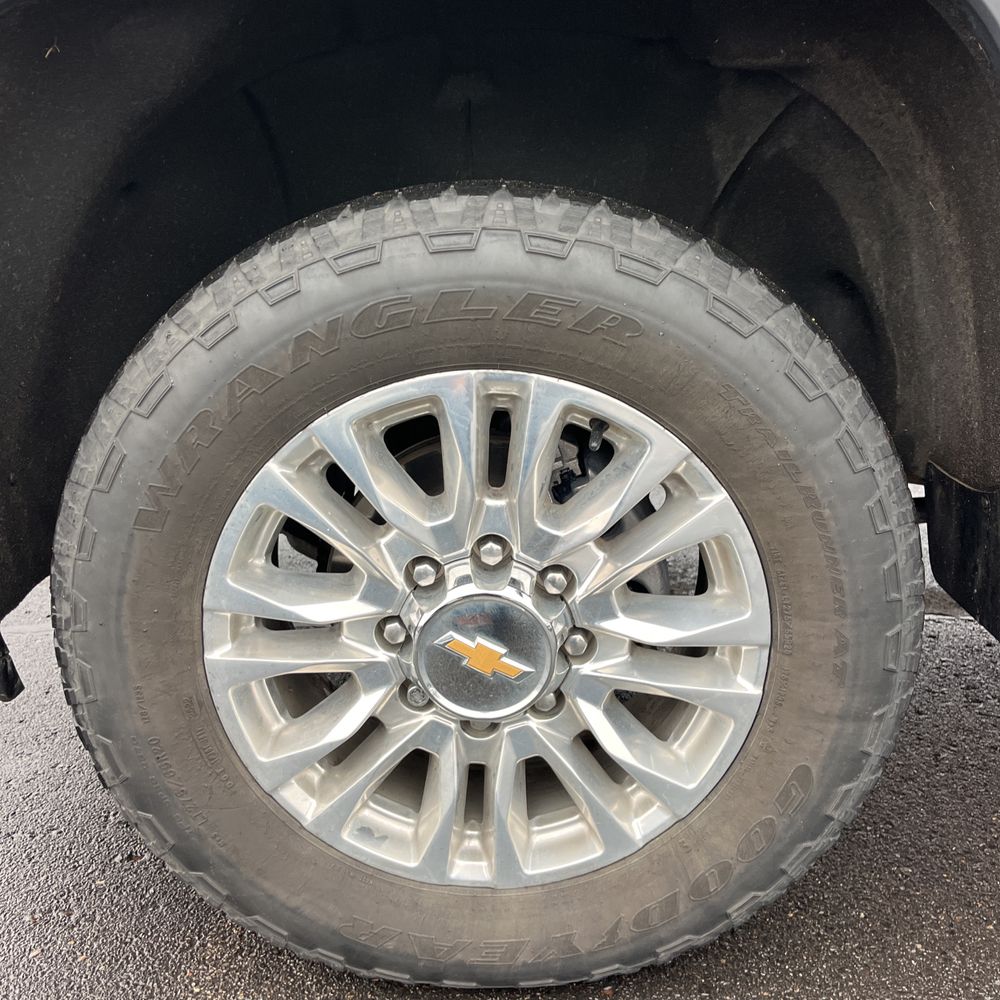 2023 Chevrolet Silverado 3500 - Image 23