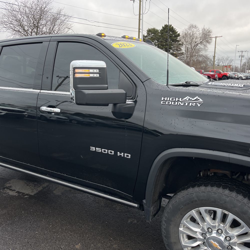 2023 Chevrolet Silverado 3500 - Image 24