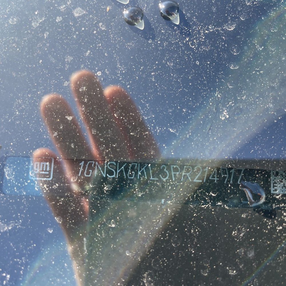 2023 Chevrolet Suburban - Image 4