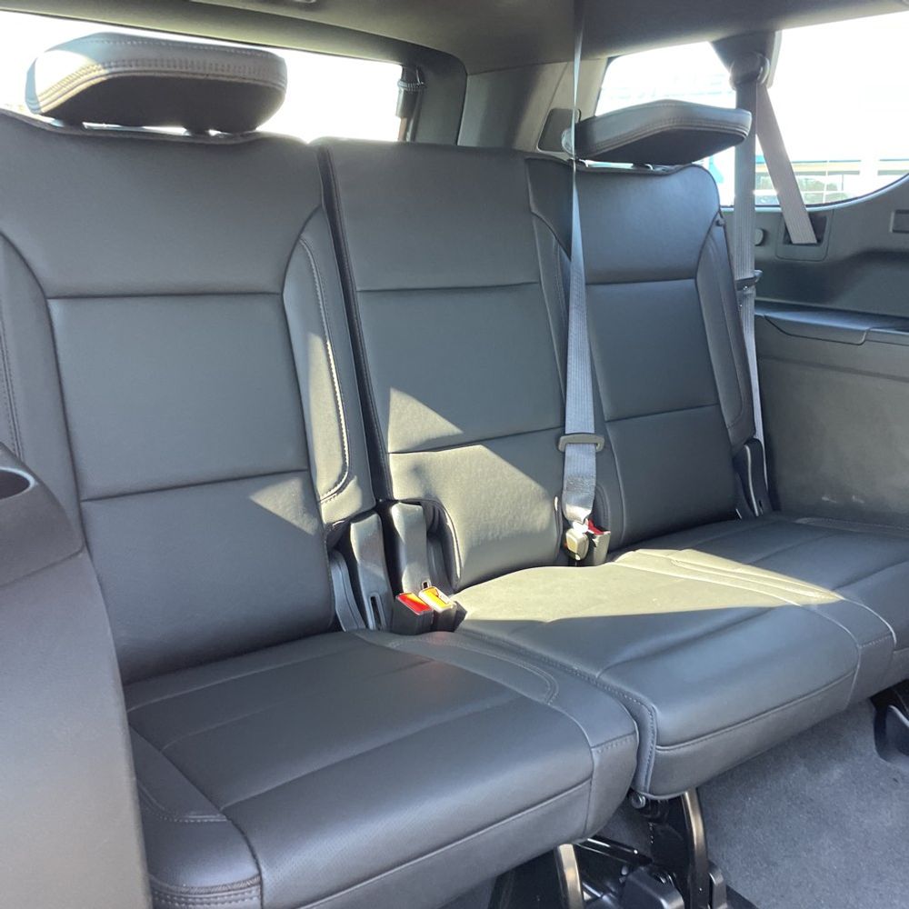 2023 Chevrolet Suburban - Image 7