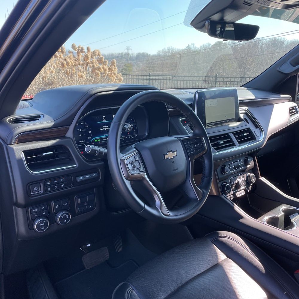 2023 Chevrolet Suburban - Image 20