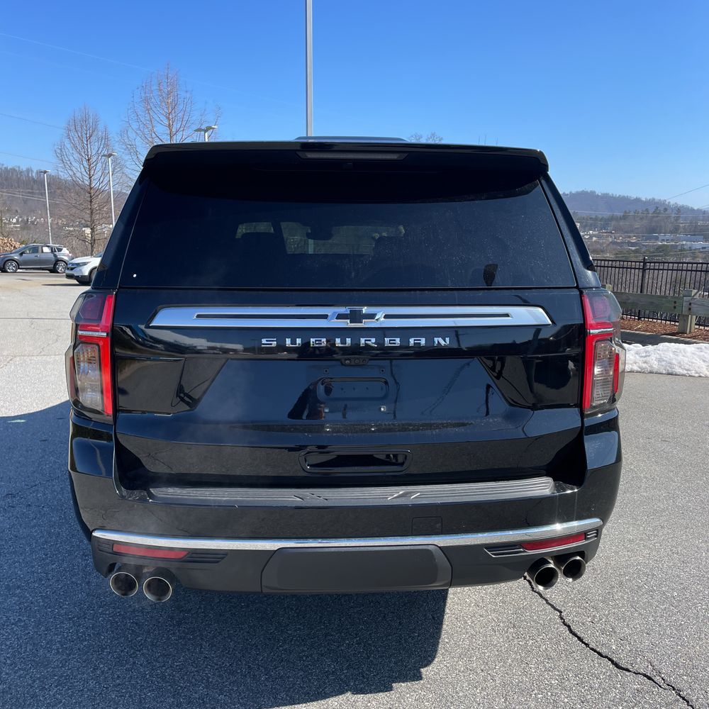 2023 Chevrolet Suburban - Image 23