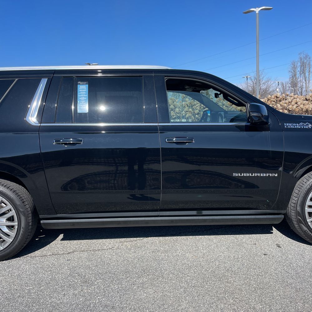 2023 Chevrolet Suburban - Image 28