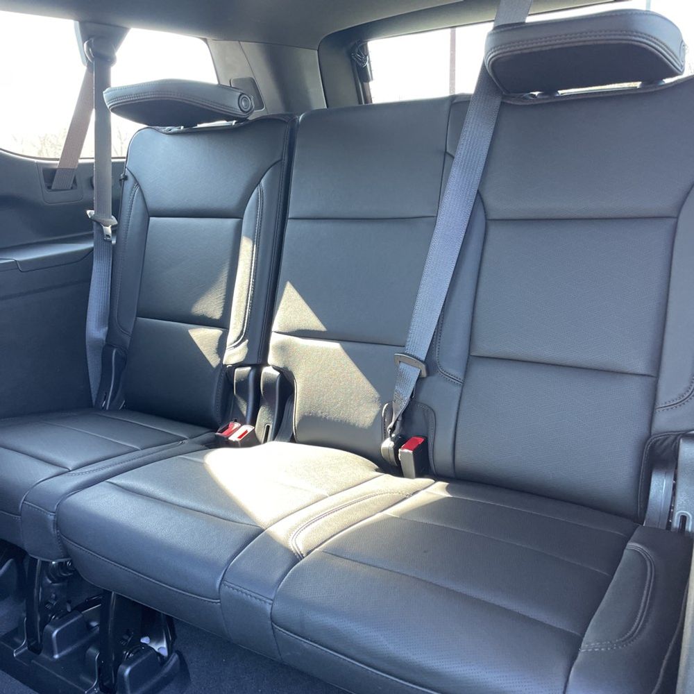 2023 Chevrolet Suburban - Image 31