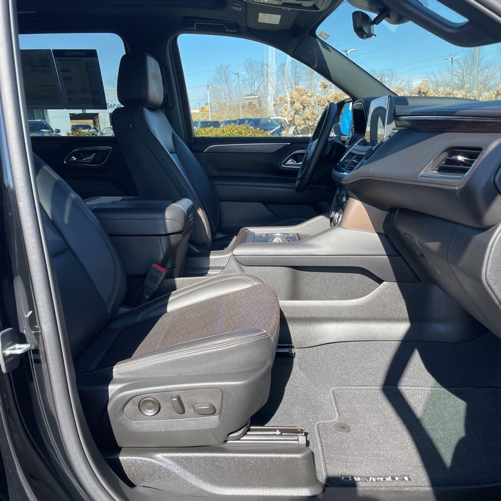 2023 Chevrolet Suburban - Image 40