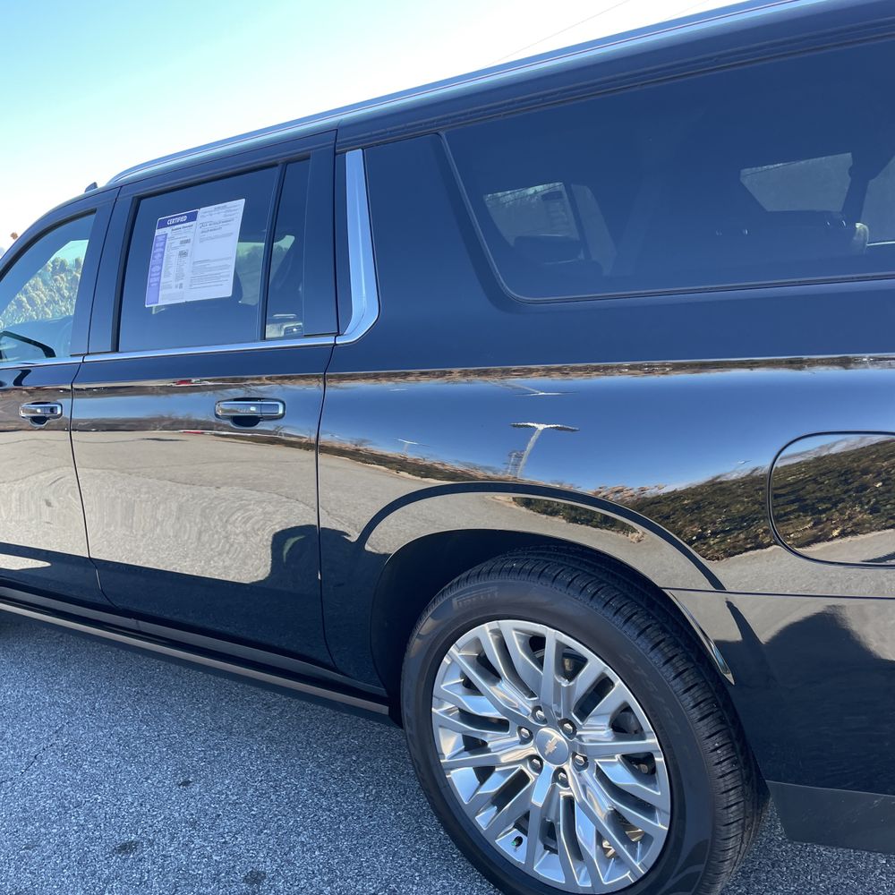 2023 Chevrolet Suburban - Image 41