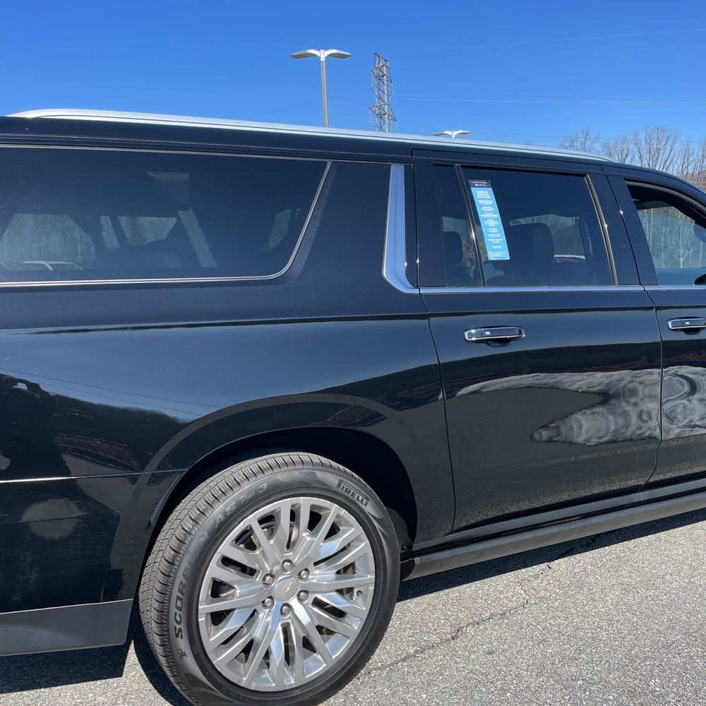 2023 Chevrolet Suburban - Image 42